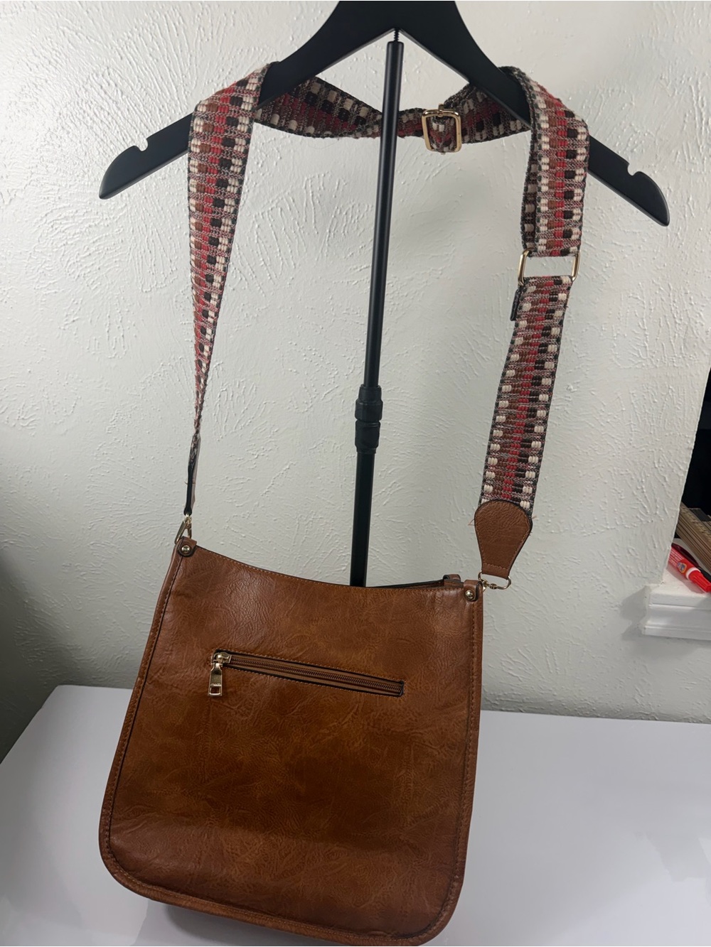 Crossbody Bag with Woven Guitar Strap – Jen & Co. vegan leather - Picture 1 of 14